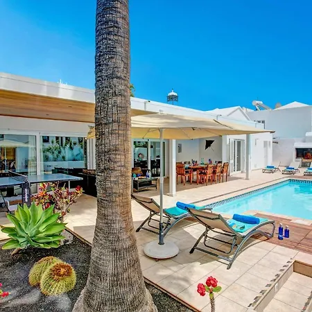 Ana Maria By * بويرتو ذيل كارمين